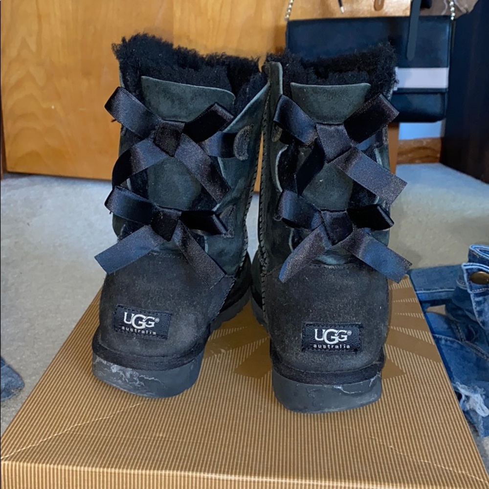 Black bailey bow Uggs